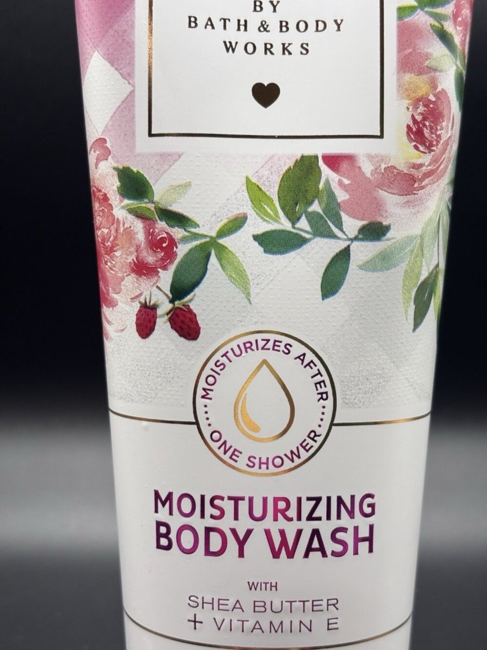 Bath & Body Works Moisturizing Body Wash Gingham Gorgeous 10 oz Strawberry Pink - Picture 3 of 16